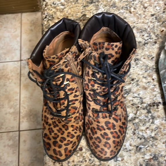 Leopard boots - Picture 1 of 6